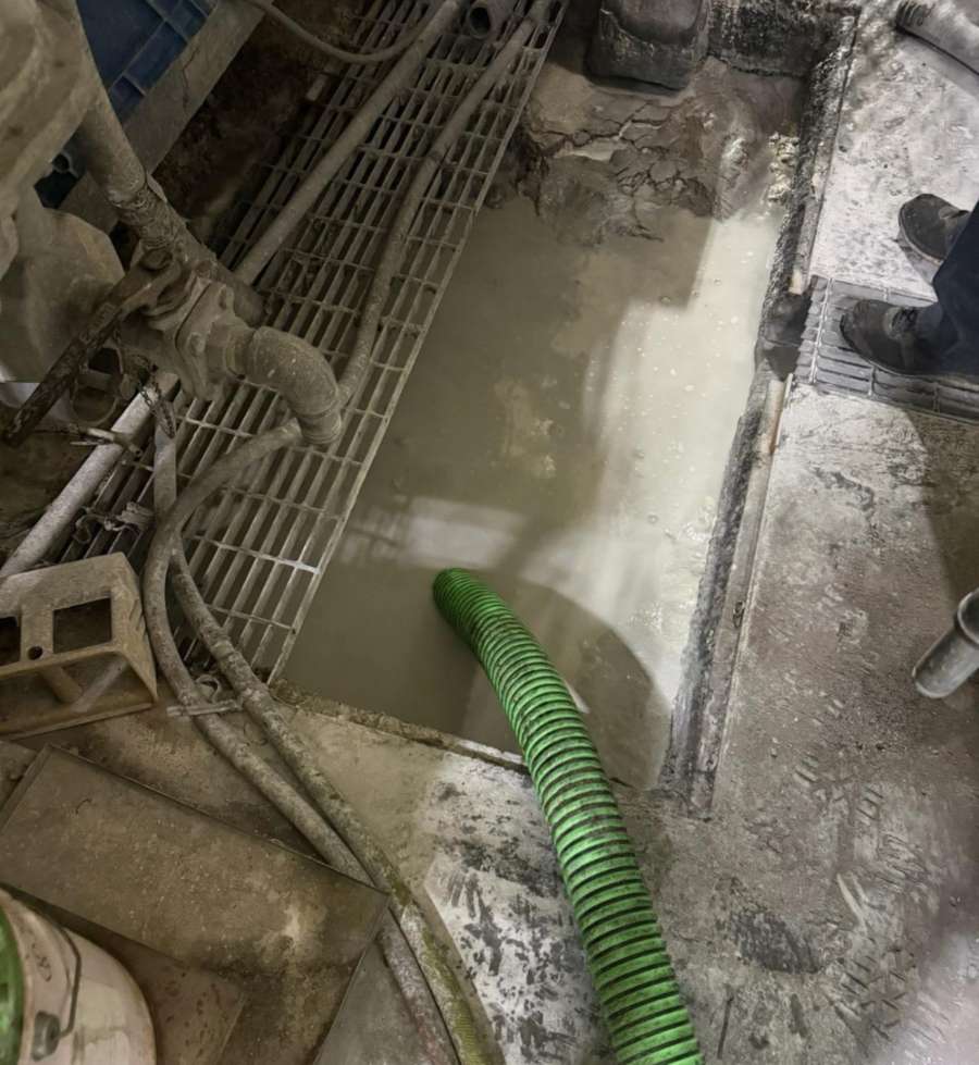 Wastewater treatment system maintenance with controlled fluid removal in Raleigh, NC